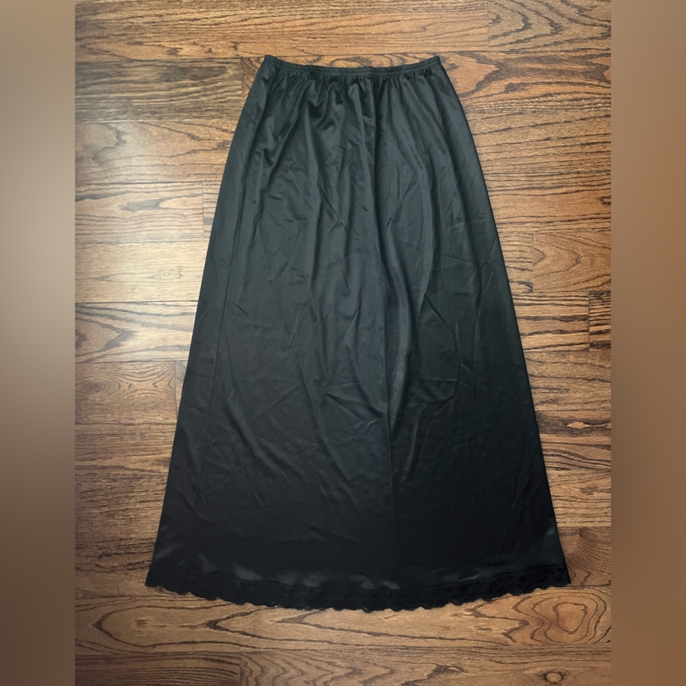 Black Lace Trim Slip Skirt With Elastic Waist.  Size Medium